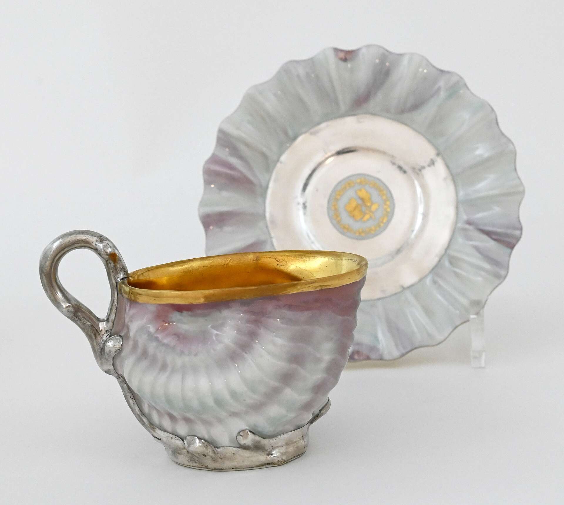 Tasse en forme de coquillage, manufacture de porcelaine de Vienne